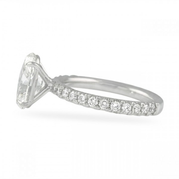 OVAL DIAMOND RING