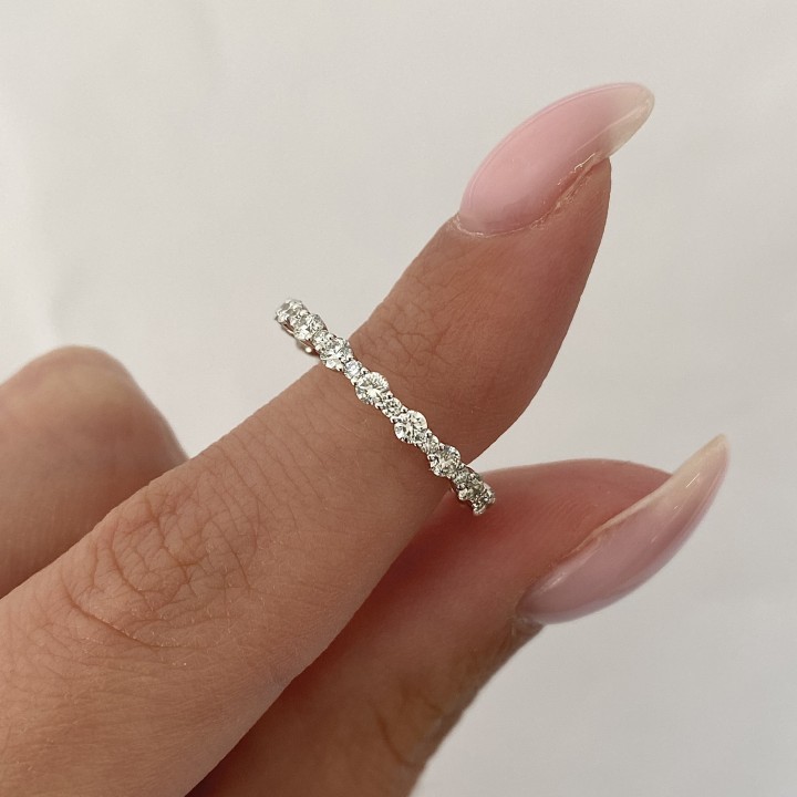 .80 carat Alternating Size Round Diamond Shared Prong Eternity Ring flat