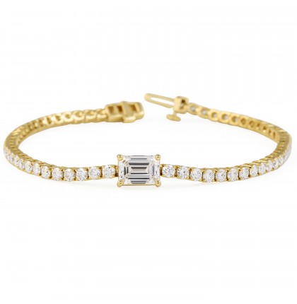 4.6 carat Diamond Tennis Bracelet with Emerald Cut Diamond closed