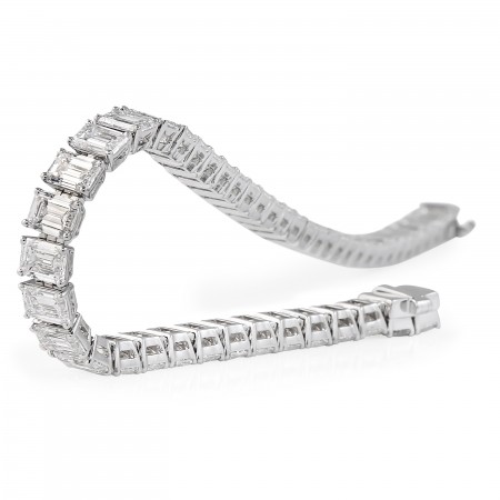 18.3 carat Emerald Cut Lab Diamond Tennis Bracelet flat