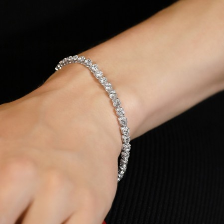 5.9 carat Round Diamond Three-Prong Tennis Bracelet rounded