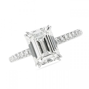 Split Claw Prongs for Emerald Cut Diamond Ring