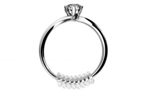 voordat gijzelaar Artefact What To Do If Your Engagement Ring Is Too Big | Lauren B Jewelry Blog